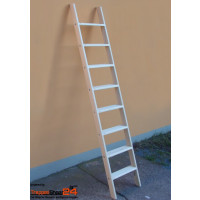 Hochbettleiter, Stufen-Anlegeleiter mit 8 Stufen optional mit Haken oder Anlegebrett, Bodenschutzkappen, Stufen galtt oder geriffelt, Leiterbreite 35 bis 50 cm, 5 bis 11 Stufen. Die Hochbettleiter ist unbehandelt und besteht aus ausgesuchtem astfreien Nadelholz. Daher eignet sich die Hochbettleiter hervorrangend für eine individuelle Oberflächenbehandlung und kann geölt gewachst gebeizt oder gestrichen werden. Die Hochbettleiter ist für den Innenbereich konzipiert.
