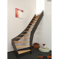 Raumspartreppe Leipzig 13 Steigungen 1/4 gewendelt unten Fichte/Buche