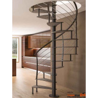 Spindeltreppe Ciclamino K Curve Ø140 cm, 12 Steigungen (11 Stufen + Standardpodest), Geschosshöhe 216 - 270 cm, geschwungene Stahlblechstufen 10 mm geschlitzt, inkl. Relinggeländer bestehend aus geschwungenen Doppelstahlpfosten mit 5 durchlaufenden Untergurten Ø10 mm Edelstahl und einem Stahlhandlauf Ø 42,4 mm.